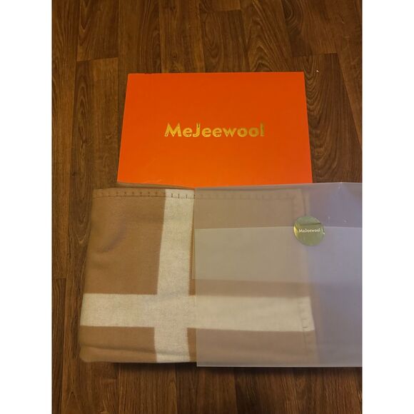 NWT Mejeewool 90% Wool 10% Cashmere Soft 75"x55" Twin Throw Blanket Camel - Picture 1 of 2